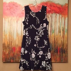 Casual elegant WHBM dress